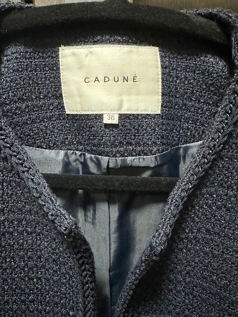CADUNE 神崎恵コラボ　ノーカラーショートジャケット　ネイビー　⭐︎美品⭐︎