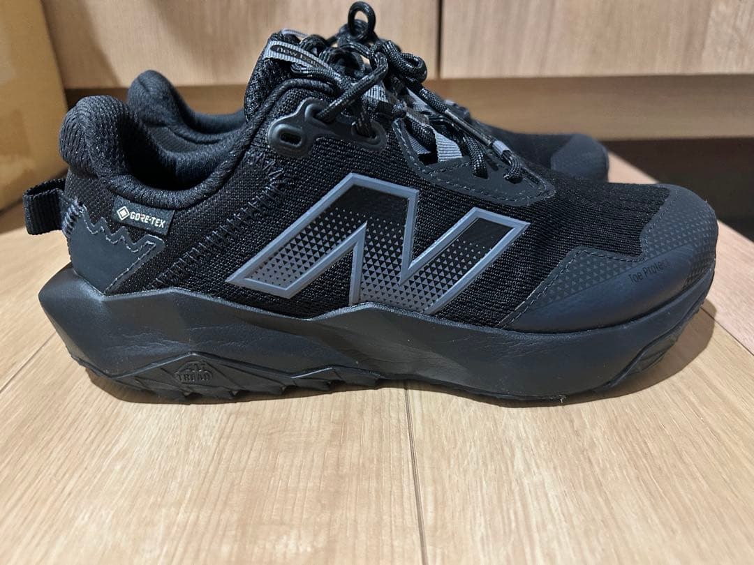 New Balance GORE-TEX レディースシューズ ブラック