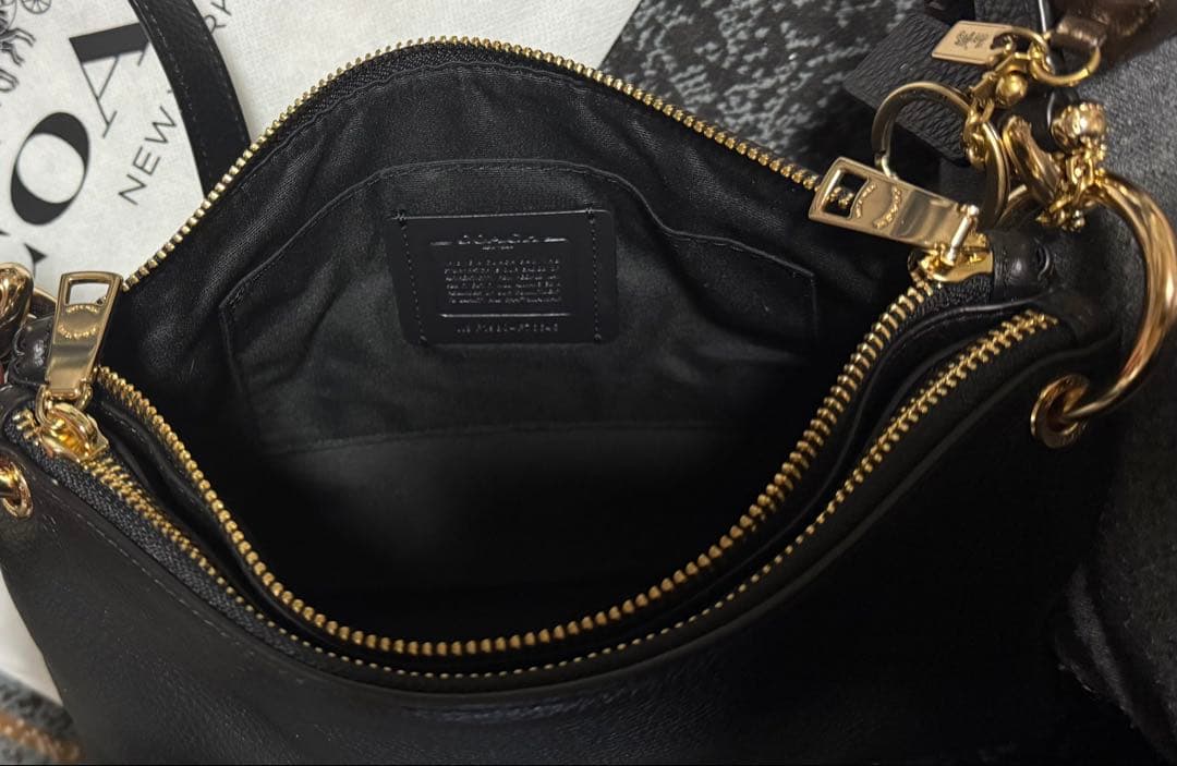 COACH コーチ レザー ショルダーバッグ ダブルファスナー使用　新品未使用品