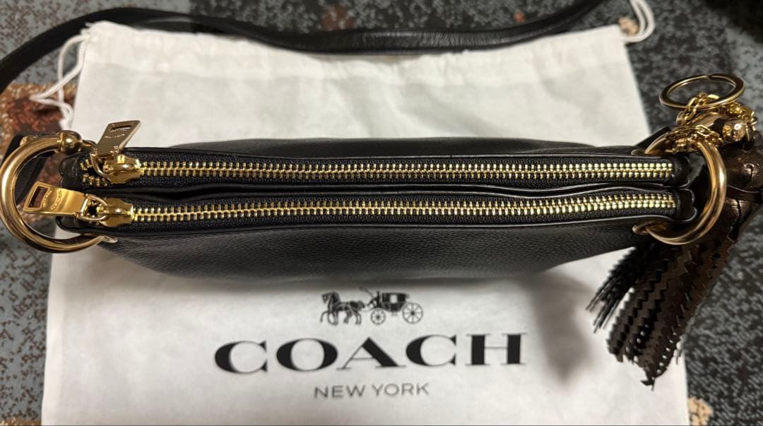 COACH コーチ レザー ショルダーバッグ ダブルファスナー使用　新品未使用品