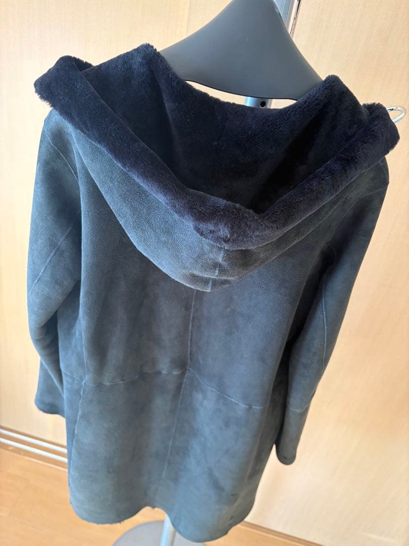 極美品/定価約28万】UNKNOWN 英国製 リアルムートン フーデッドコート