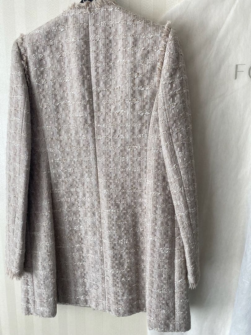 新品　FOXEY ノーカラージャケット 40 上品　ハンガー付き