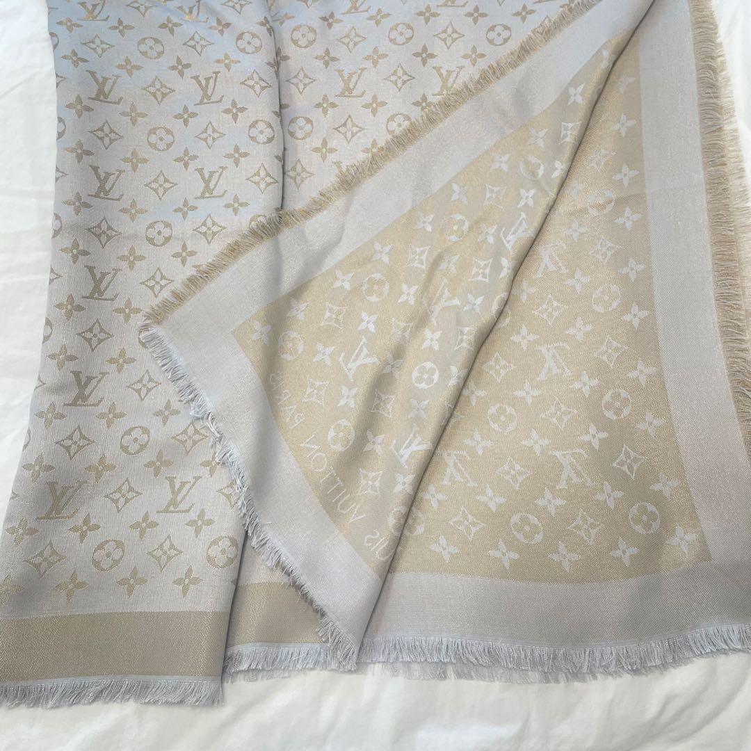 Louis Vuitton ショール・モノグラム シャイン グレージュ