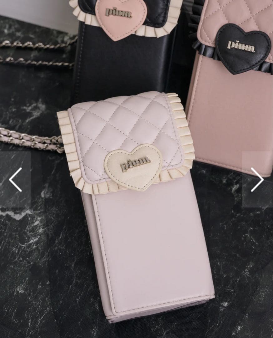 pium ハートキルティングフォンホルダー