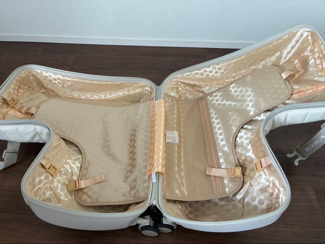 り*こ様 ノリッコ おしり痛くないクッション付 乗れるスーツケース