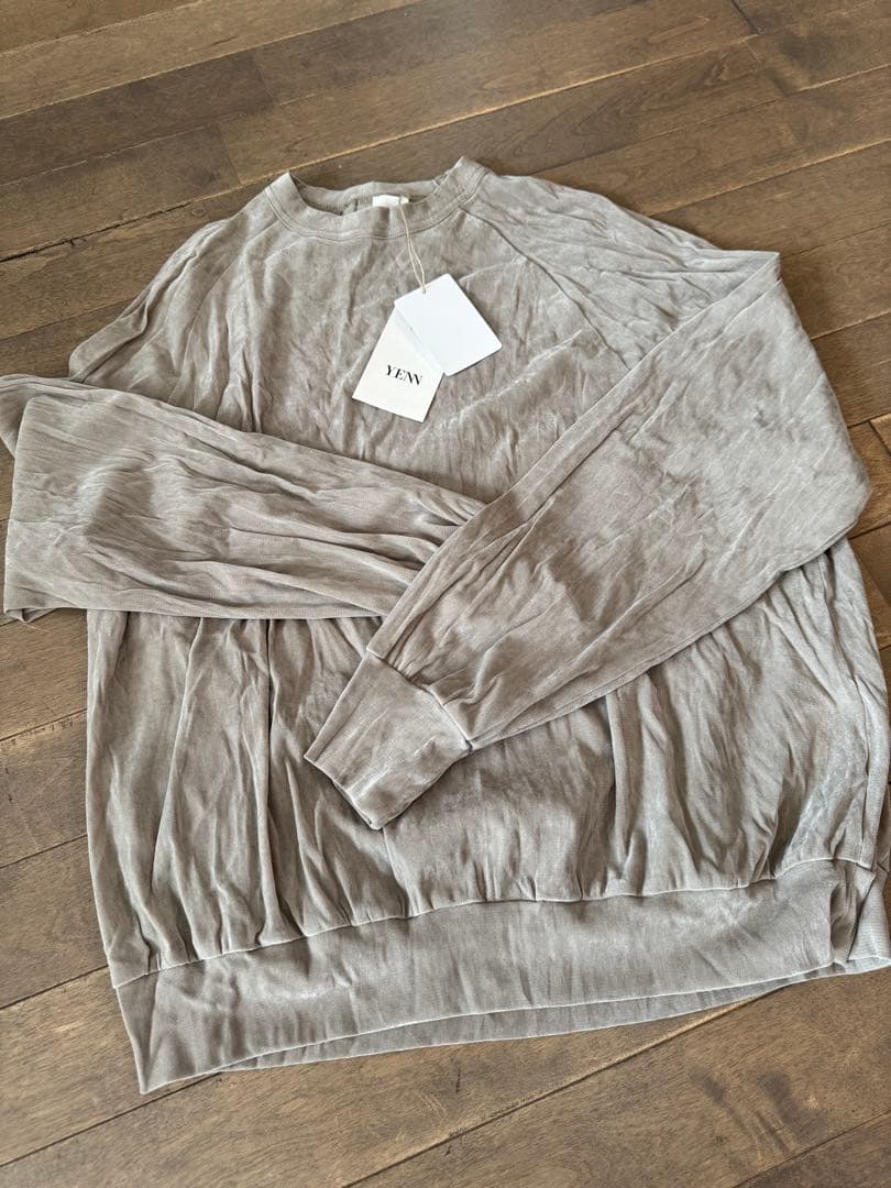 新品タグ付【YENN イエン】フロッキーチュールプルオーバー　ベージュ