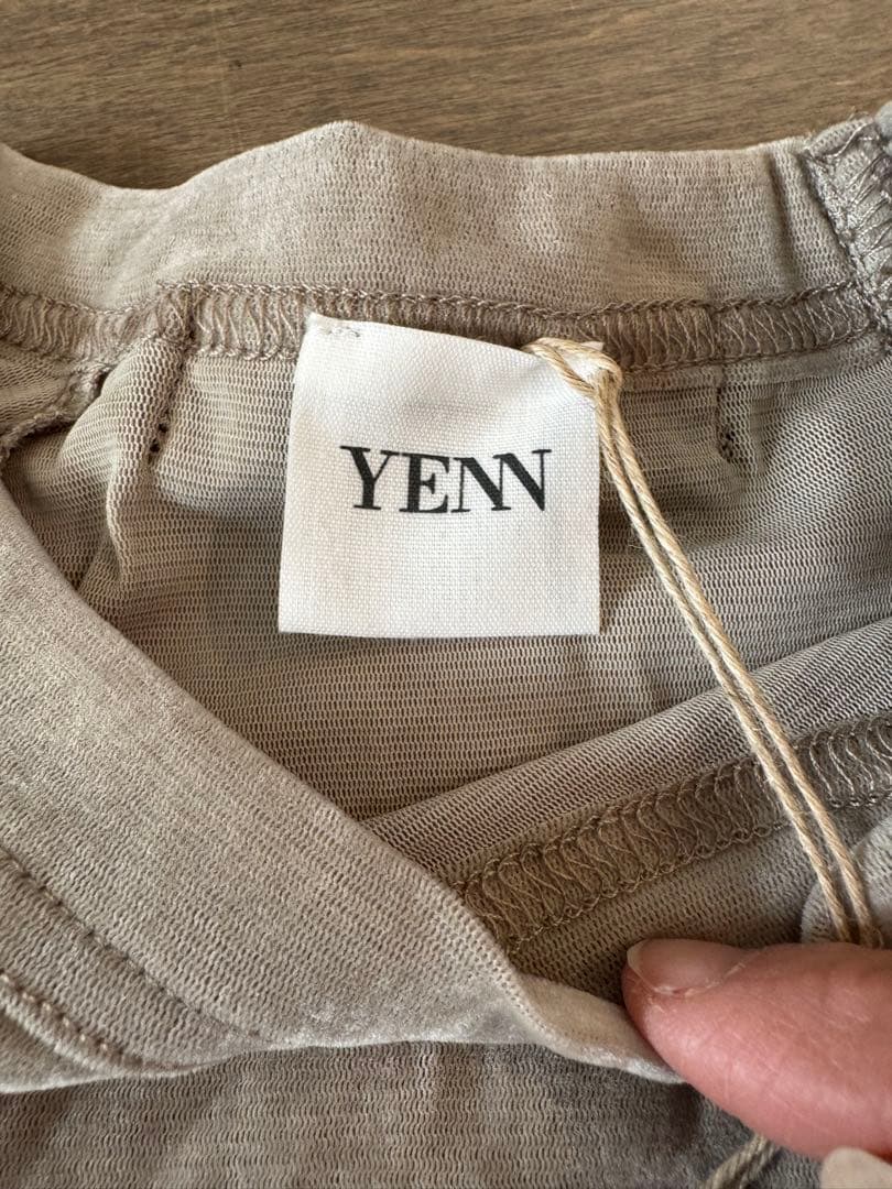 新品タグ付【YENN イエン】フロッキーチュールプルオーバー　ベージュ