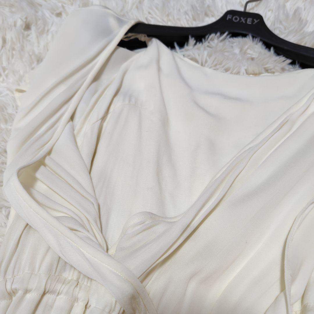 【極美品♡近年モデル】グレースコンチネンタル　カシュクール刺繍ワンピース　F