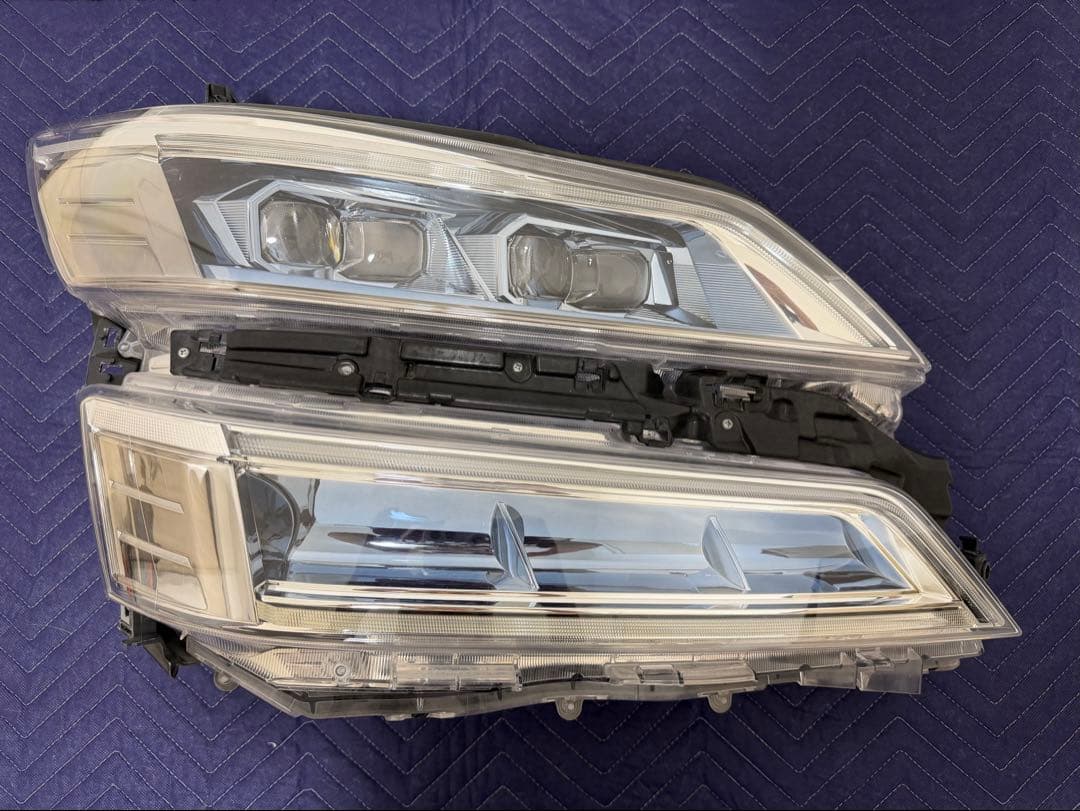 30系後期　ヴェルファイア　2眼純正ヘッドライト