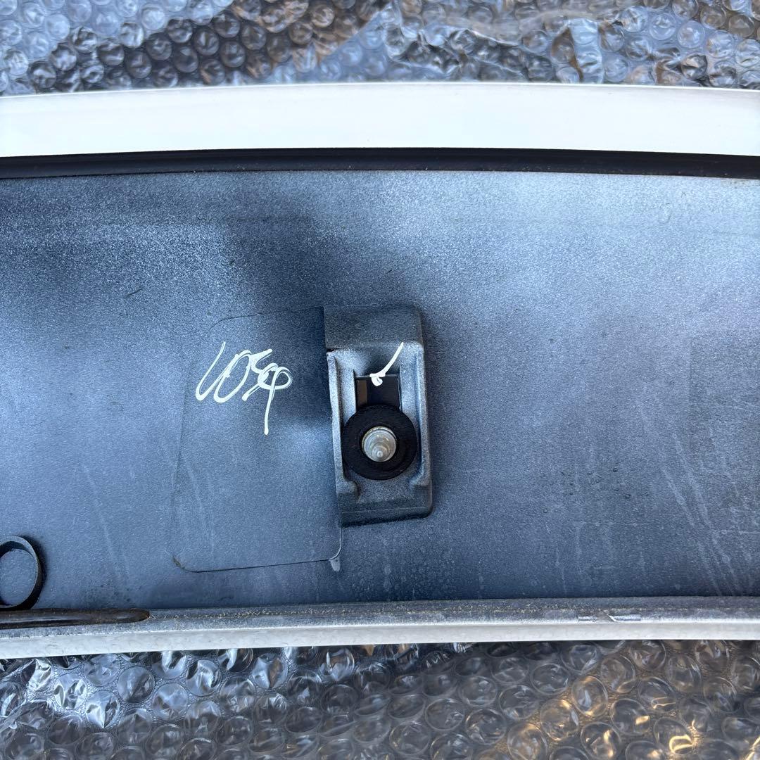  MINI R56 純正　ホワイト リアスポイラー ボルトオン