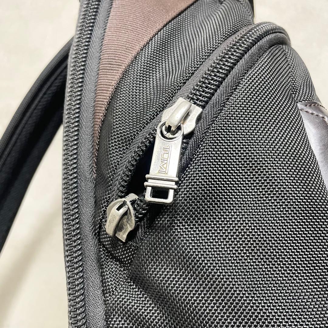 TUMI バッグバック ビジネスリュック メンズ Bertonan 黒 茶