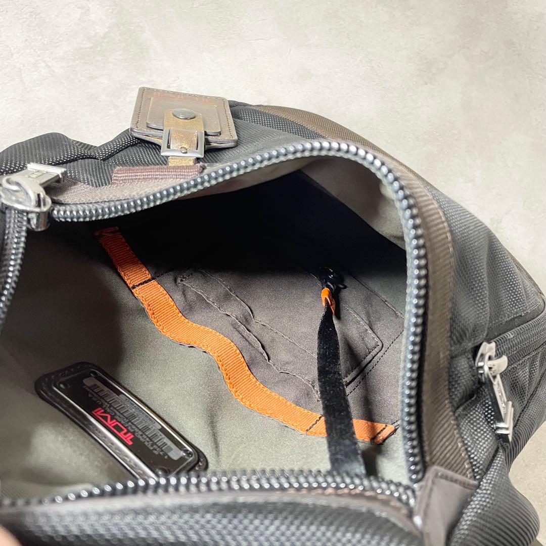 TUMI バッグバック ビジネスリュック メンズ Bertonan 黒 茶