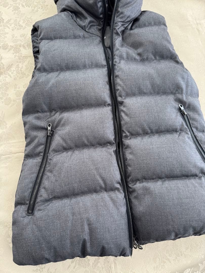 DUVETICA　デュベティカ フルジップダウンベスト　グレー　サイズ　40
