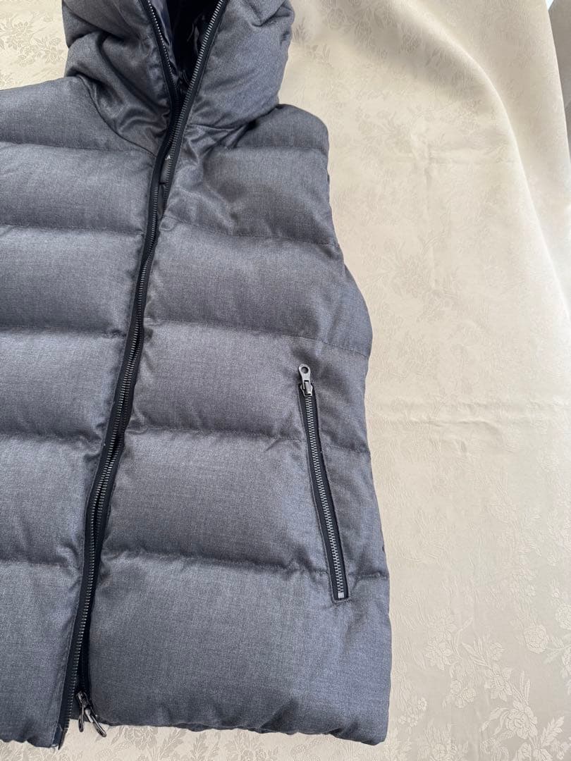 DUVETICA　デュベティカ フルジップダウンベスト　グレー　サイズ　40