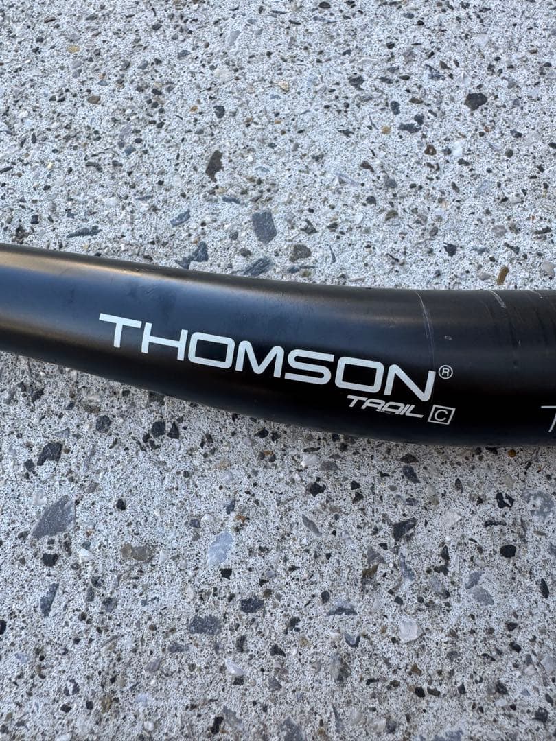 THOMSON CARBON RISER BAR trail 31.8 カット済