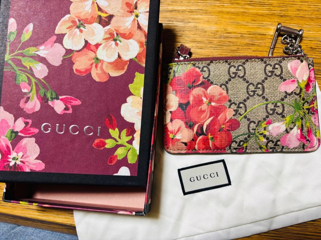 早い者勝ち！最終値下げ！GUCCI 花柄 ケース チェーン付き