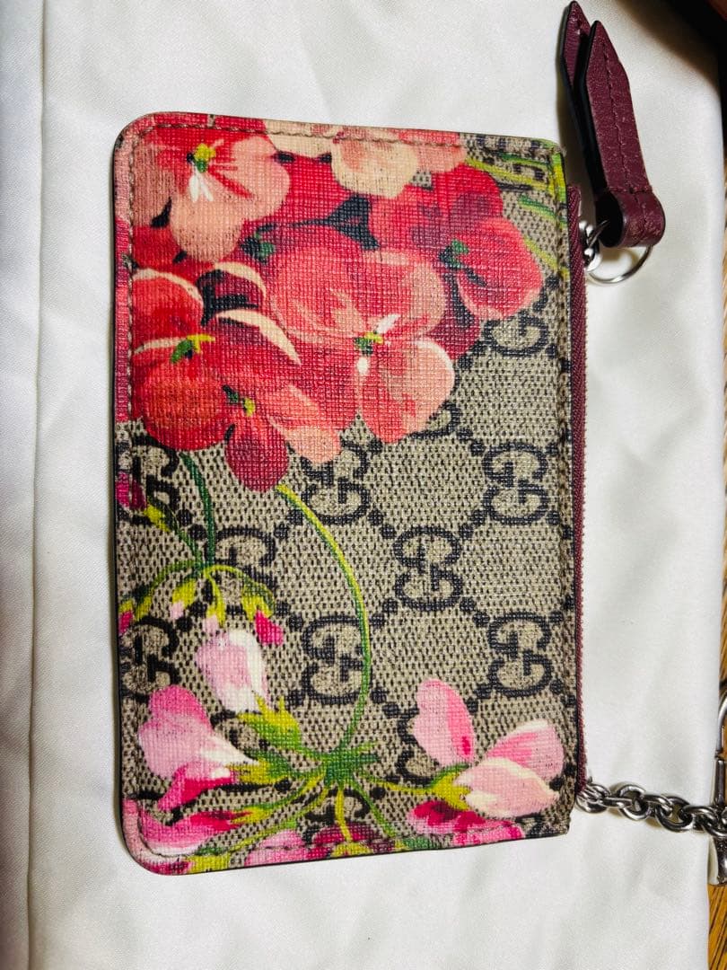 早い者勝ち！最終値下げ！GUCCI 花柄 ケース チェーン付き