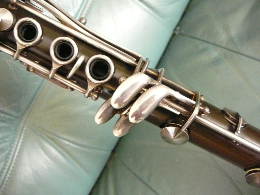 LARK 古い中国製 クラリネット　MP　バンドレン?