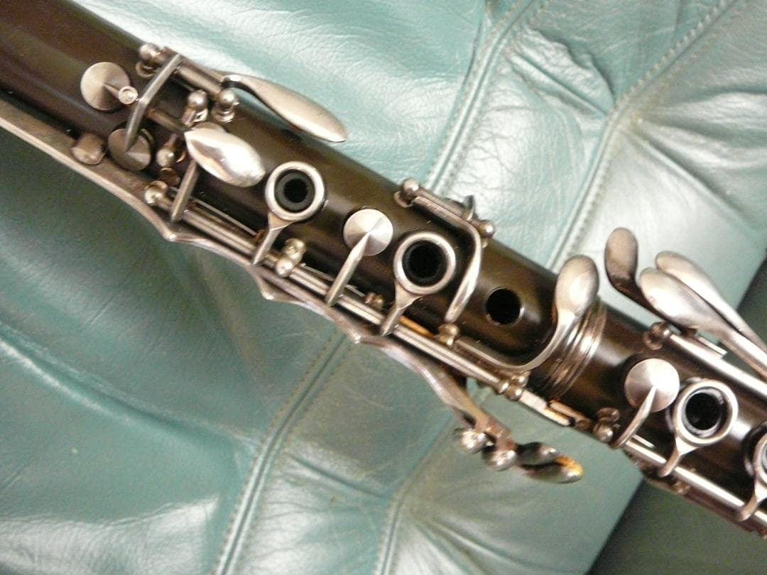 LARK 古い中国製 クラリネット　MP　バンドレン?