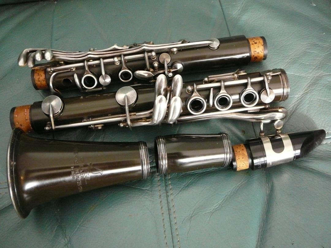 LARK 古い中国製 クラリネット　MP　バンドレン?