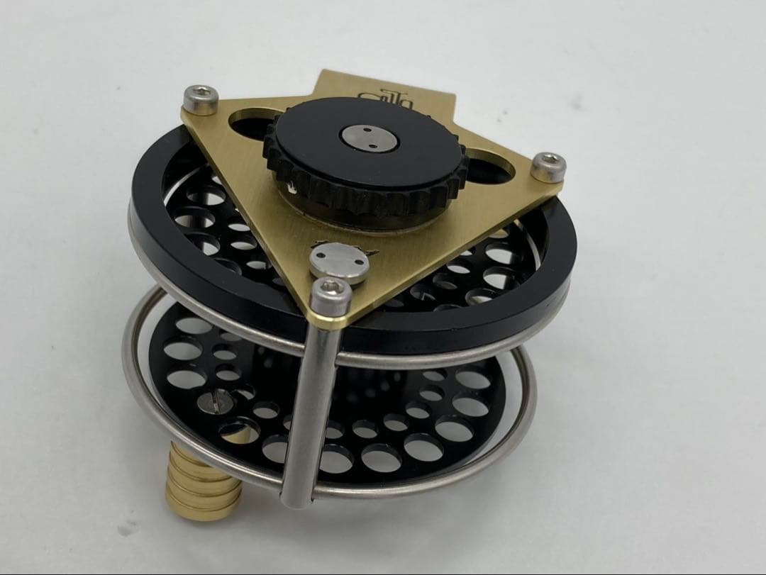 美品　アリハート トラウン F1　Ari T Hart Traun F1 右巻き