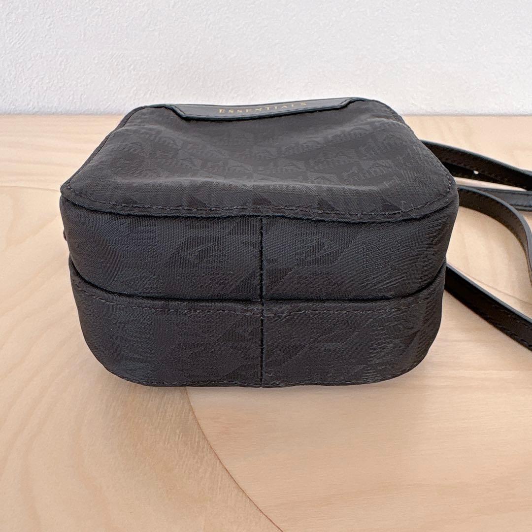 アニヤハインドマーチ AH ロゴ エッセンシャルズ クロスボディ