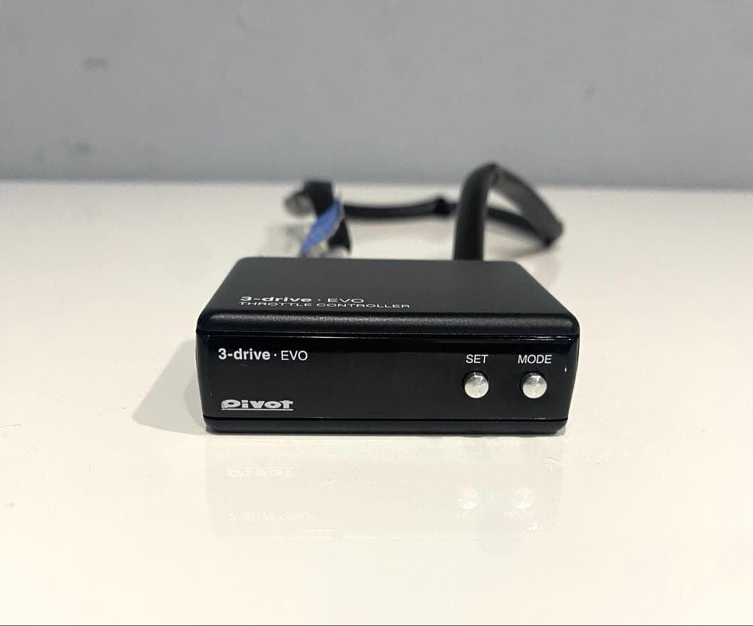 pivot 3-drive · EVOスロコン+車種別専用ハーネス（TH-2A）