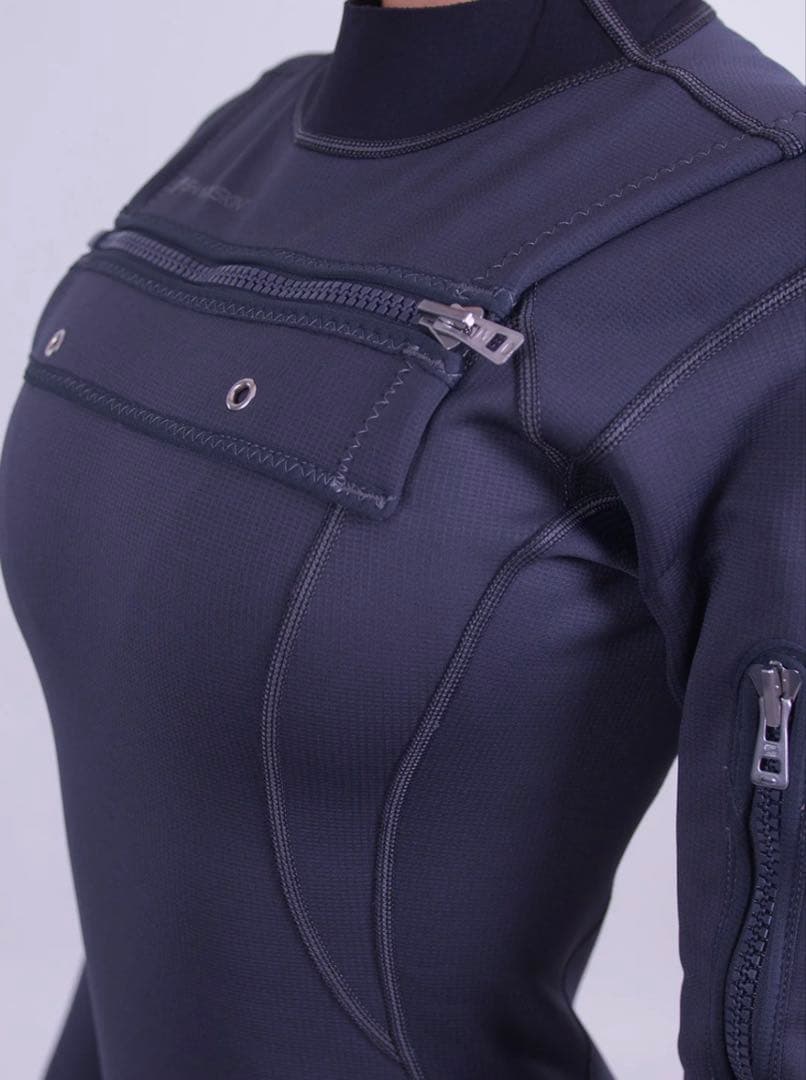 日本未上陸　濠SharkSkin高級T2 フルスーツ　グレー　（在庫１）