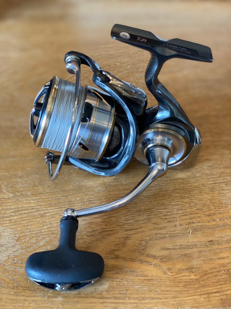 訳あり 20 LUVIAS LT 4000-CXH スピニングリール