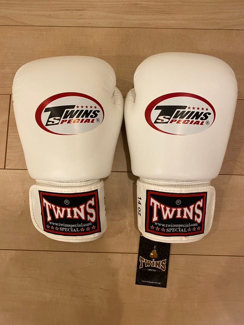 【新品・未使用】TWINS SPECIAL ボクシンググローブ 14 oz 本革