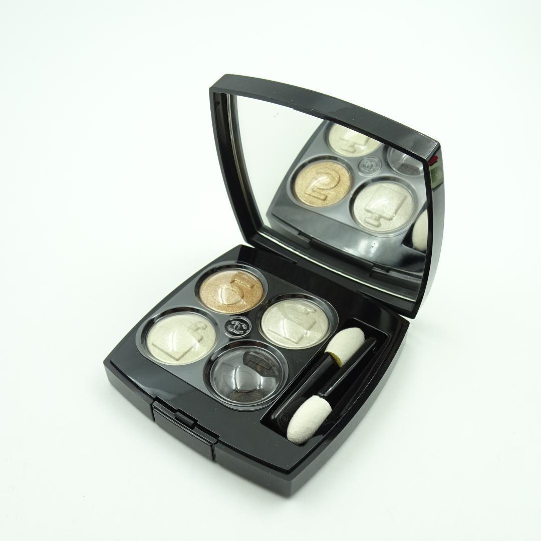 シャネル　レ　キャトル　オンブル　N°5