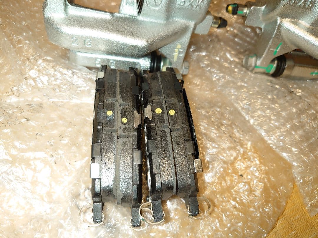 2024 NDロードスターRF 新車納車前外し大径フロントブレーキキャリパー一式