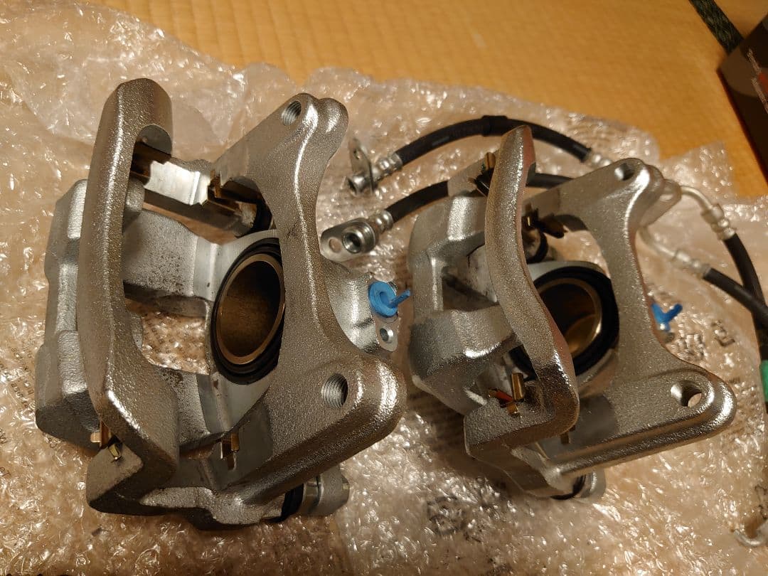 2024 NDロードスターRF 新車納車前外し大径フロントブレーキキャリパー一式