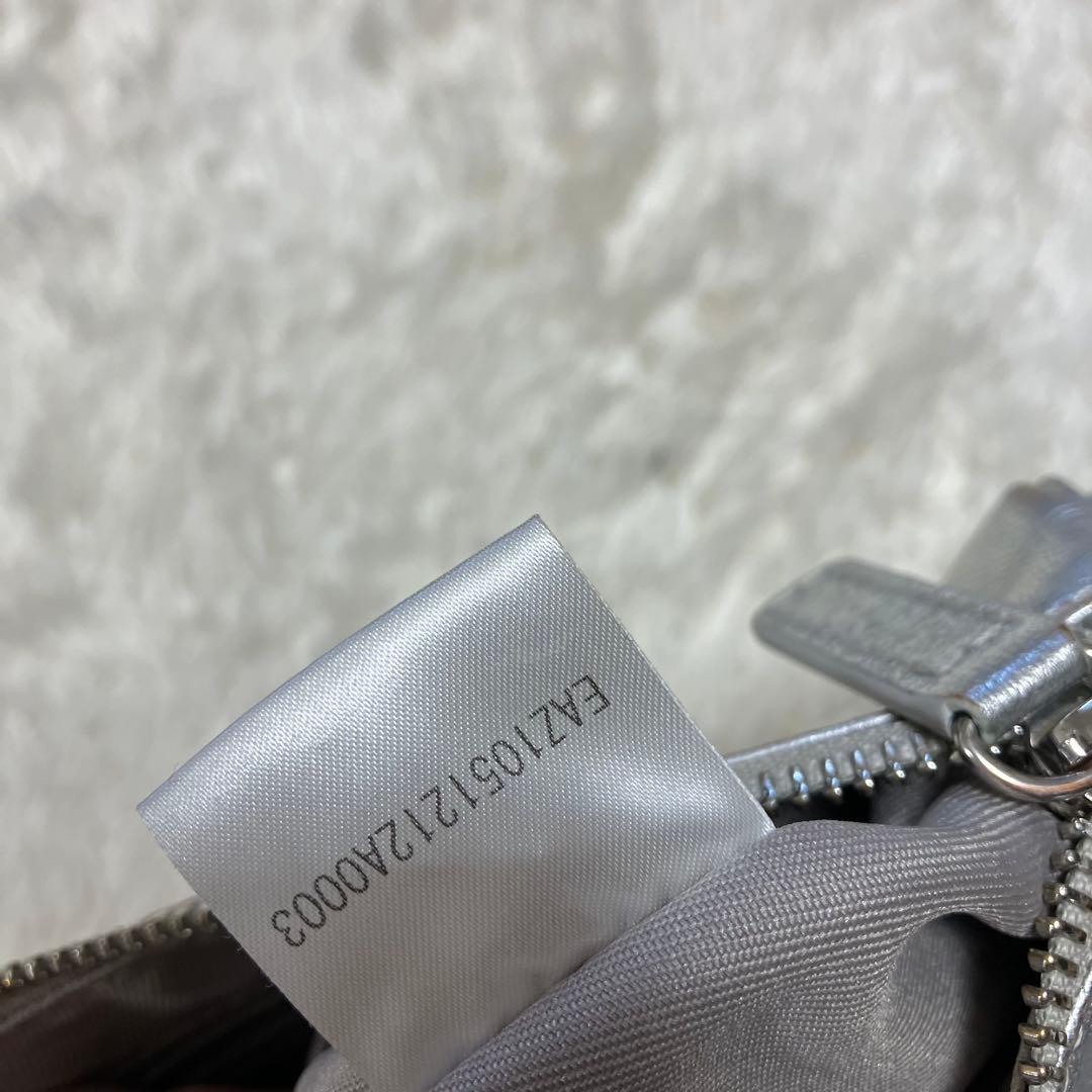 ゆきち様 イアパピヨネ ショルダーバッグ クロスボディ シルバー