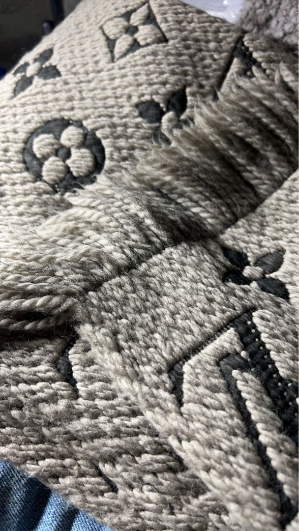 専用です。 LOUIS VUITTON（ルイヴィトン）のエシャルプ ロゴマニア