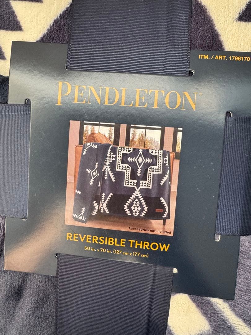 新品⭐️ペンドルトン 大判ひざ掛け リバーシブル 127cm x 177cm 2枚