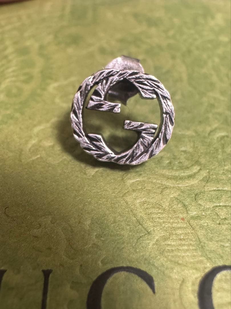 GUCCIピアス　シルバー　片耳