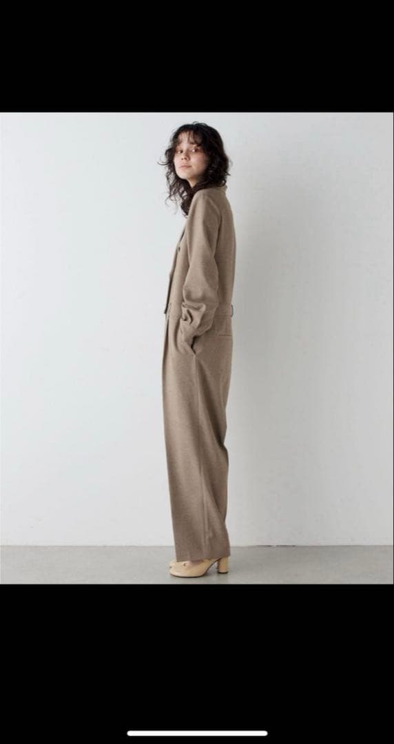 ※本日より日曜日まで値下げ‼️テーラーカラージャンプスーツ ベージュ