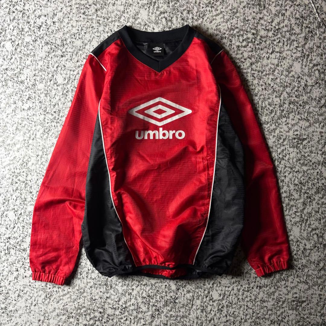 セットアップ　umbro アンブロ　ナイロンピステ　フットサル　上下セット