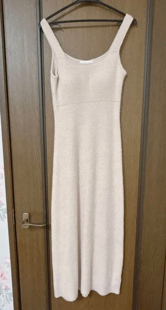 値下げ中SNIDELバリエカラーカップインニットワンピース＆カーディガン