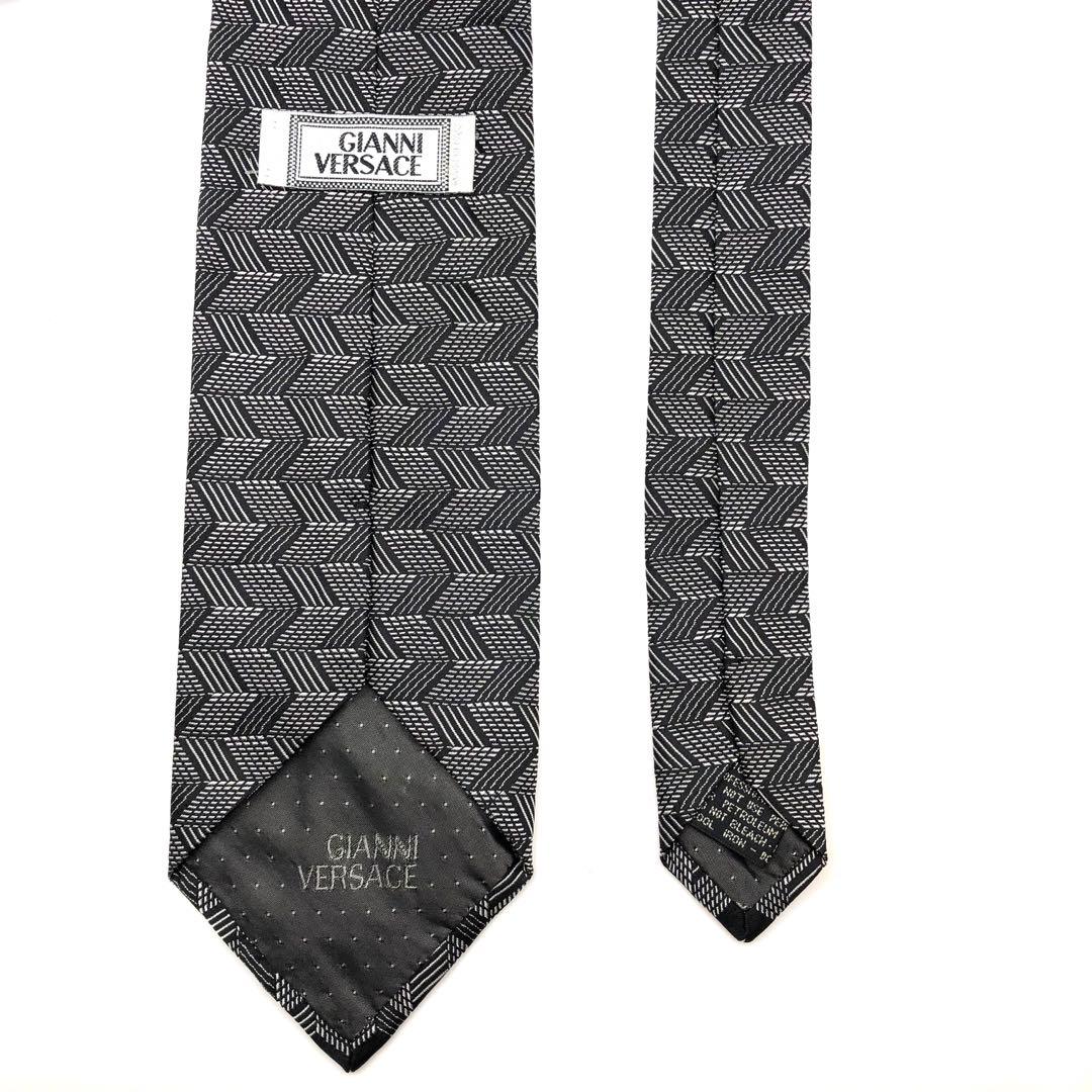 【美品】GIANNI VERSACE ネクタイ 幾何学柄 グレー ブラック