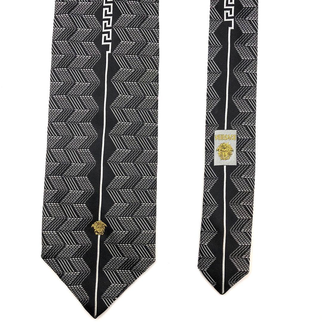 【美品】GIANNI VERSACE ネクタイ 幾何学柄 グレー ブラック