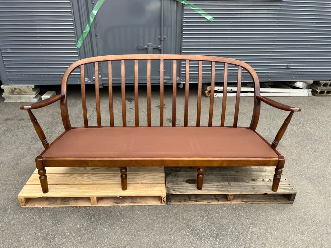 【高級家具】 karimoku（カリモク家具）　コロニアルソファ　3人掛け