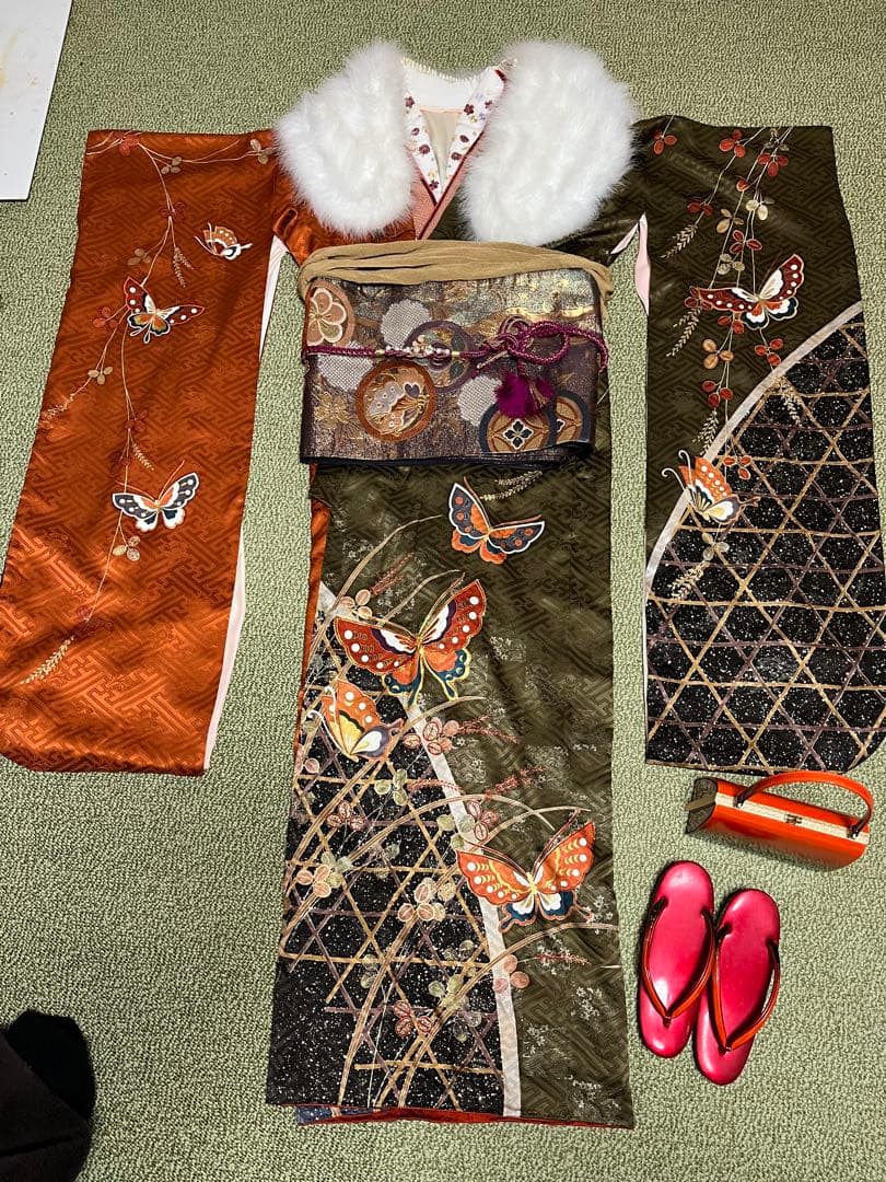 正絹振袖　蝶々柄　成人式