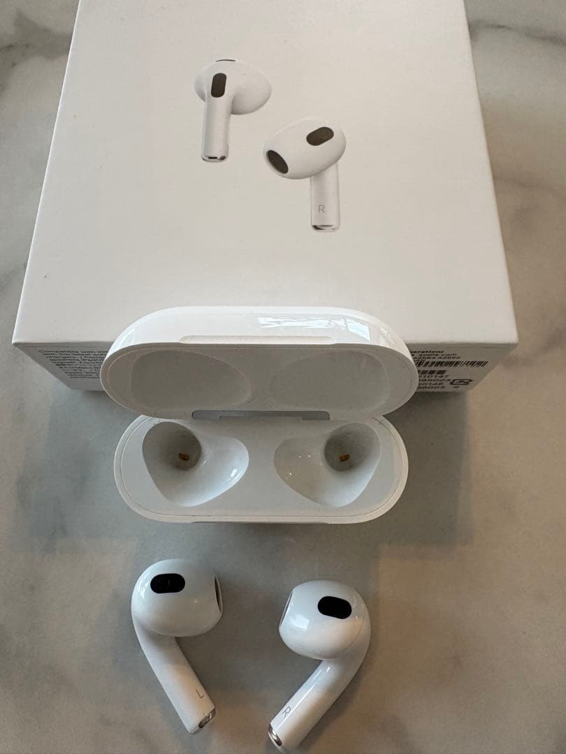 お値下げ！AirPods3 第三世代 美品　Apple純正品　MagSafe対応