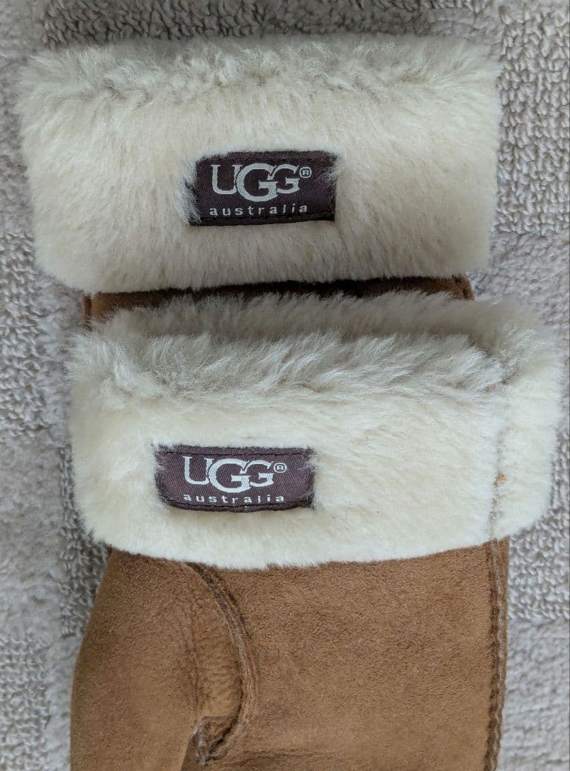 UGG アグ レディース 手袋 シープスキン ロゴ ミトン