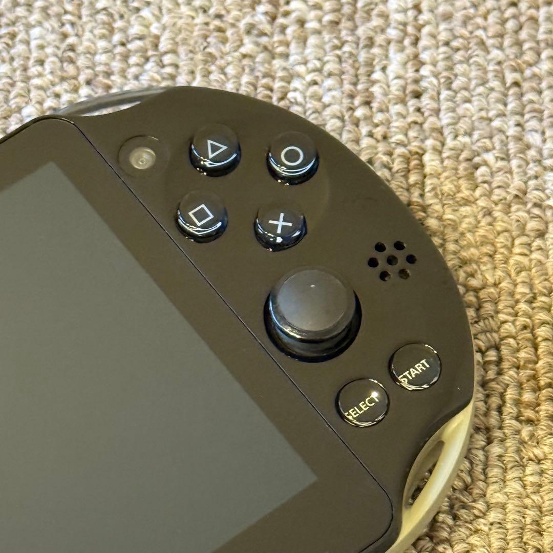 PSVITA PCH-2000 カーキ