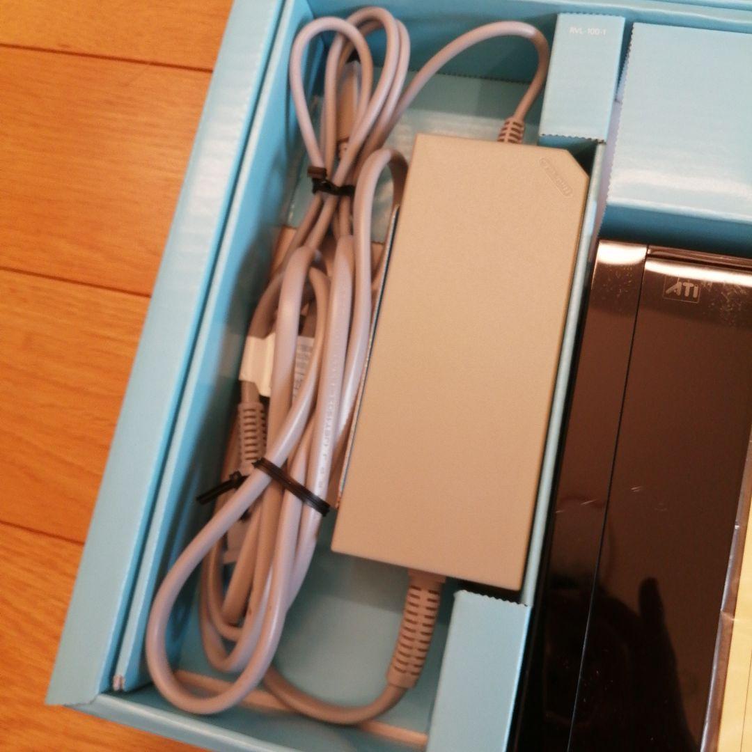 Wii本体　Wii専用ソフト『Wii Sports Resort』リモコン2台！