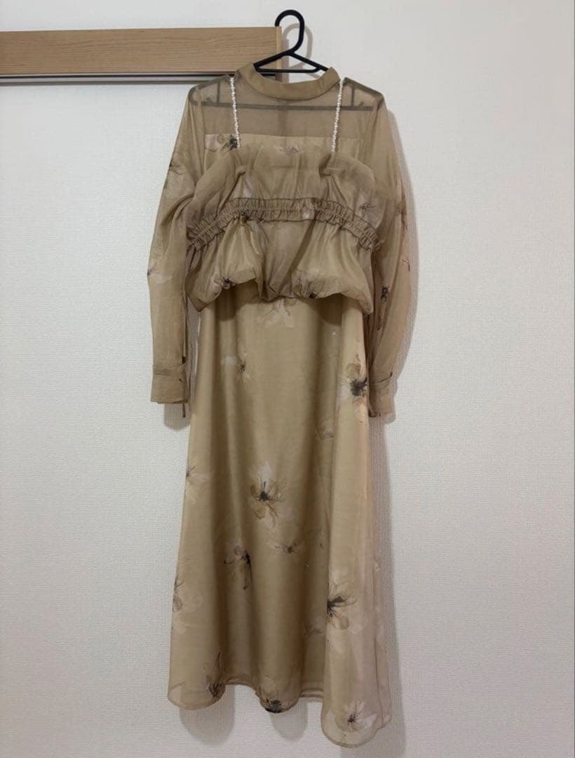 willfullyベージュ フリル付き ロングドレス
