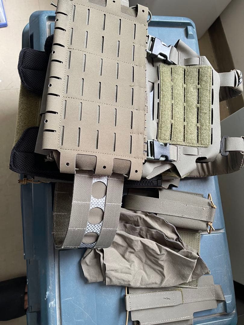 プレートキャリア volk tactical RG